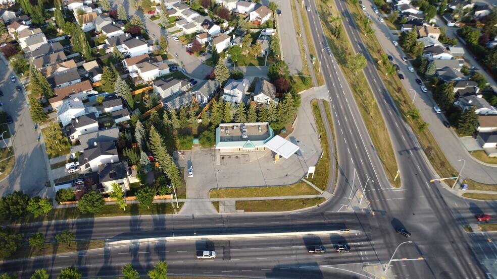 More Photos Of 16311 6th St SW, Calgary Convenience Store For Sale