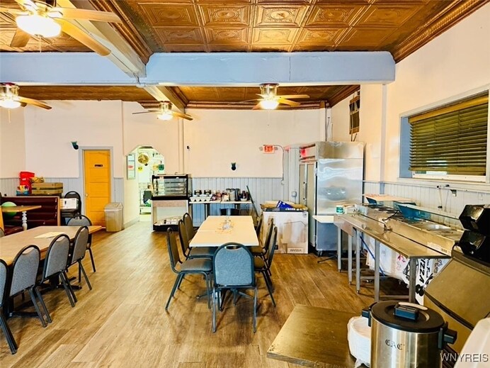 More Photos Of 1701 Pine Ave, Niagara Falls Restaurant For Sale
