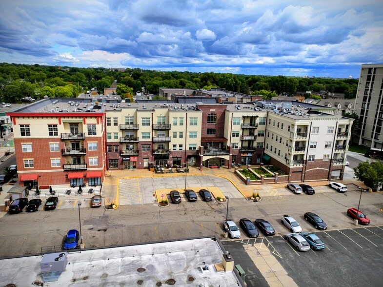 More Photos Of 712-786 Mainstreet, Hopkins General Retail For Sale