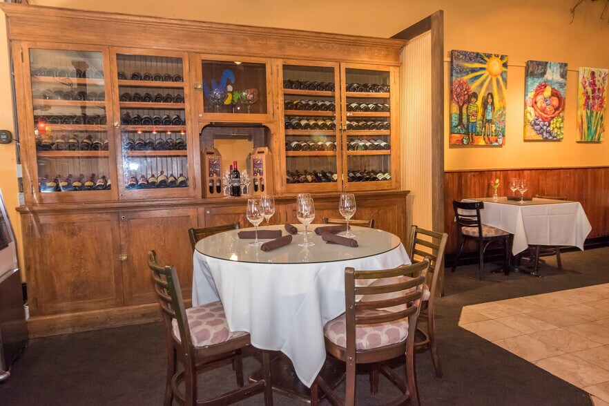 More Photos Of 35 Main St, Bisbee Restaurant For Sale