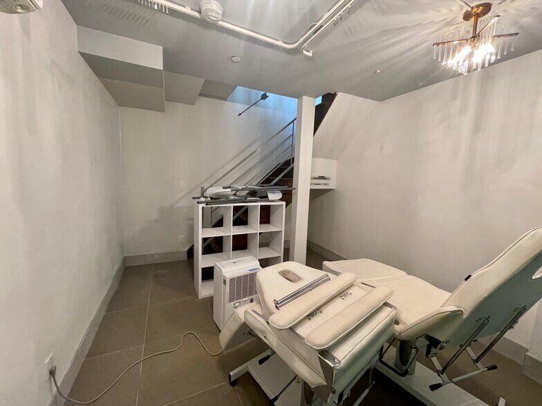 More Photos Of 537 Park Pl, Brooklyn Storefront Retail Residential For Lease