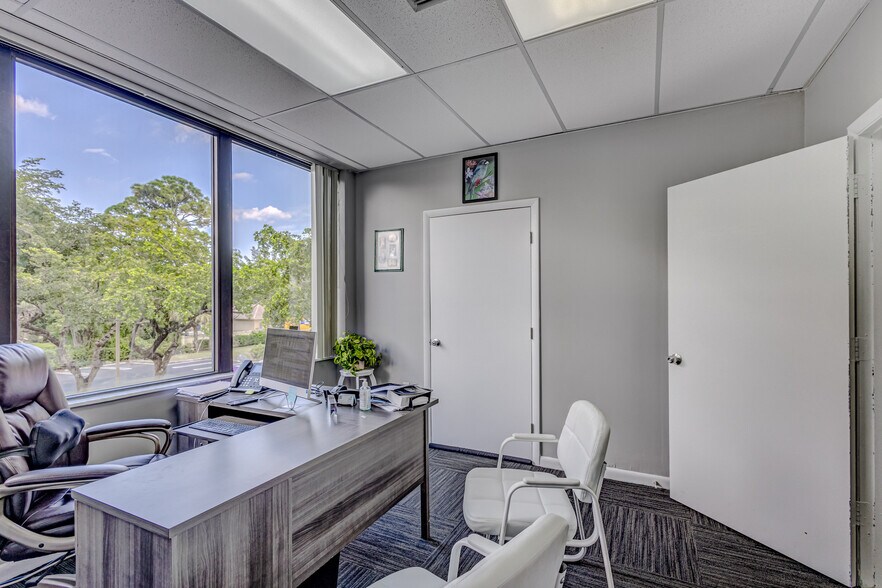 More Photos Of 6801 Lake Worth Rd, Greenacres Medical For Lease