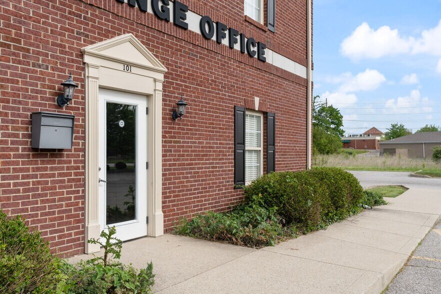 More Photos Of 12307 Old Lagrange Rd, Louisville Medical For Lease