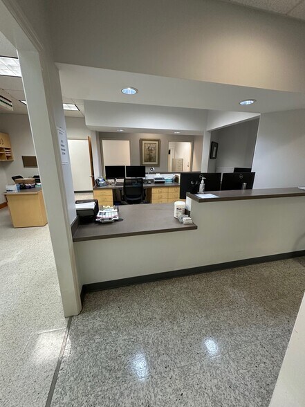 More Photos Of 842 Sunset Lake Blvd, Venice Medical For Lease