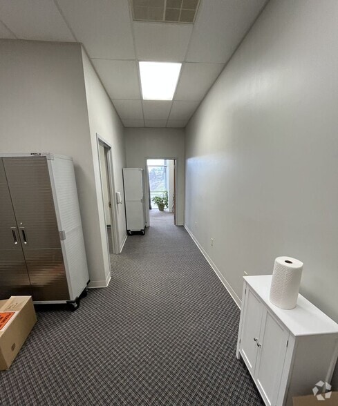 More Photos Of 2016-1-8 Highway 75, Blountville Office For Lease