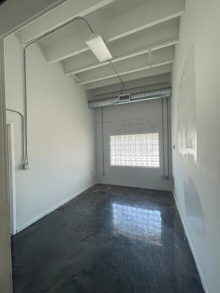 More Photos Of 5731 SW 23rd St, West Park Auto Repair For Lease