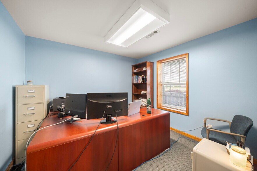 More Photos Of 421 Jones Rd, Highlands Warehouse For Sale