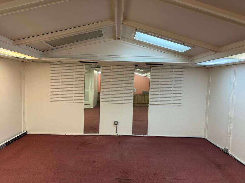 More Photos Of 3409-3445 W University Ave, Gainesville General Retail For Lease