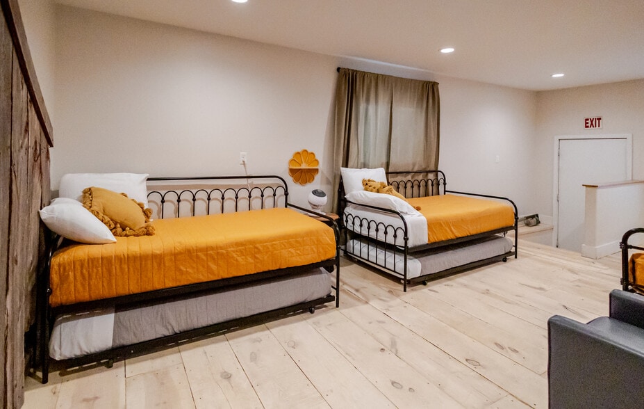 More Photos Of 6385 W White Mountain Blvd, Lakeside Lodge Meeting Hall For Sale