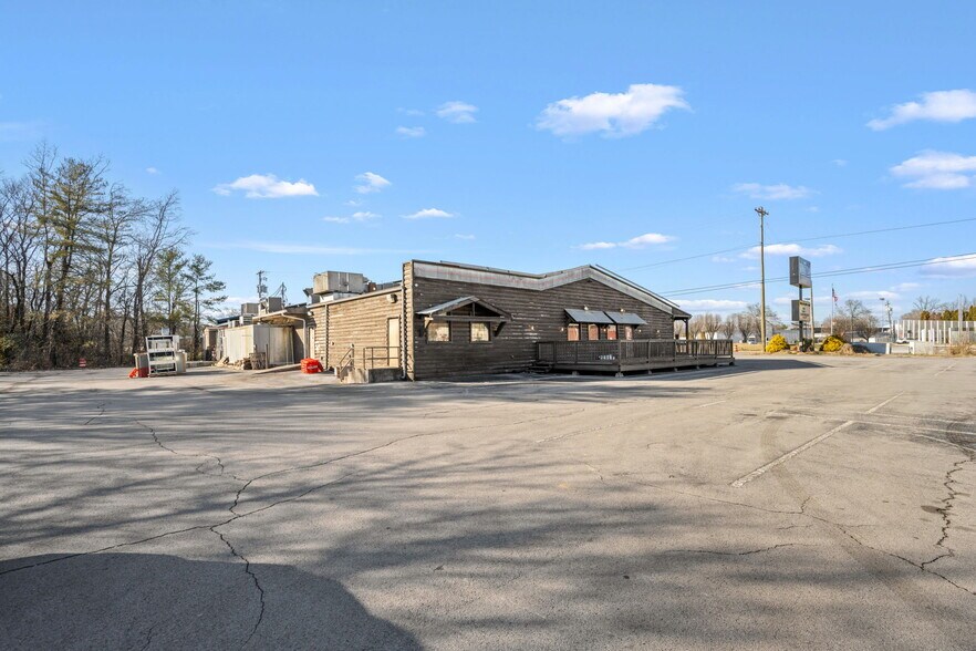 More Photos Of 413 Wilson Ave, Tullahoma Restaurant For Sale
