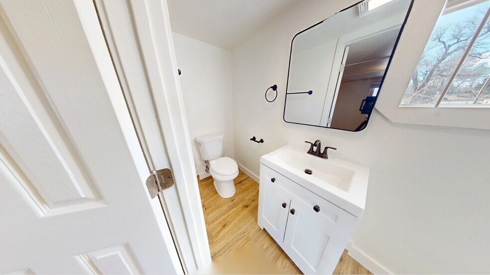 More Photos Of 2715 Twin View Blvd, Shasta Lake Multifamily For Sale