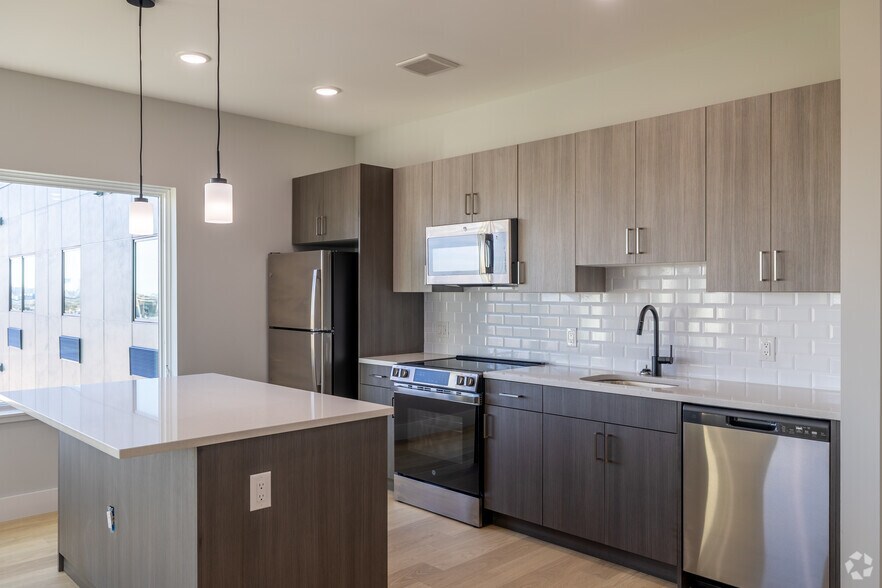 More Photos Of 34-40 Hudson St, Newark Apartments For Lease