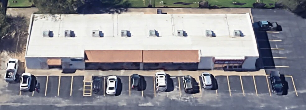 More Photos Of 400 S Elm Plz, Broken Arrow Freestanding For Lease