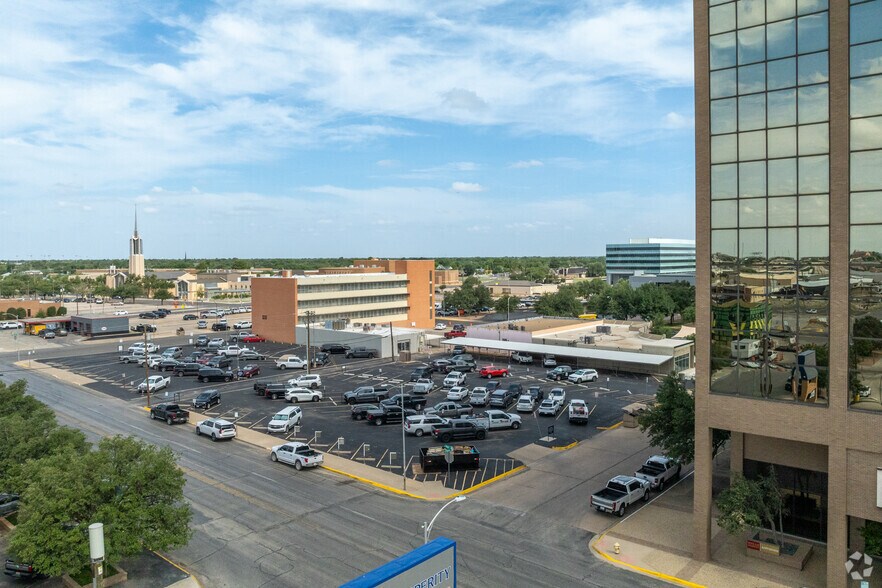 More Photos Of 508 W Wall St, Midland Office For Lease