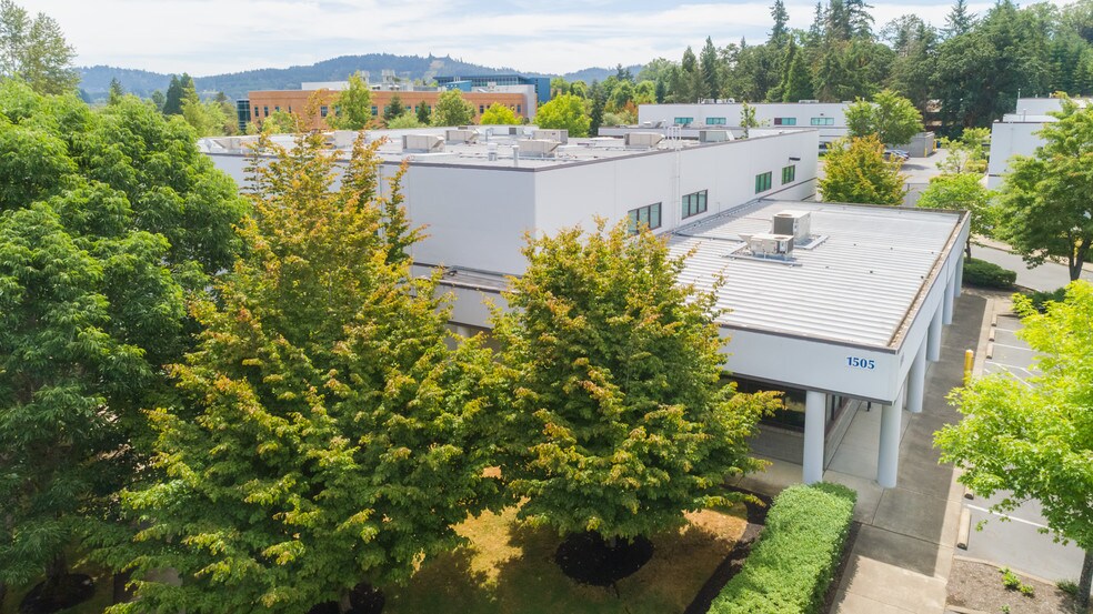 More Photos Of 1505 Westec Dr, Eugene Flex For Lease