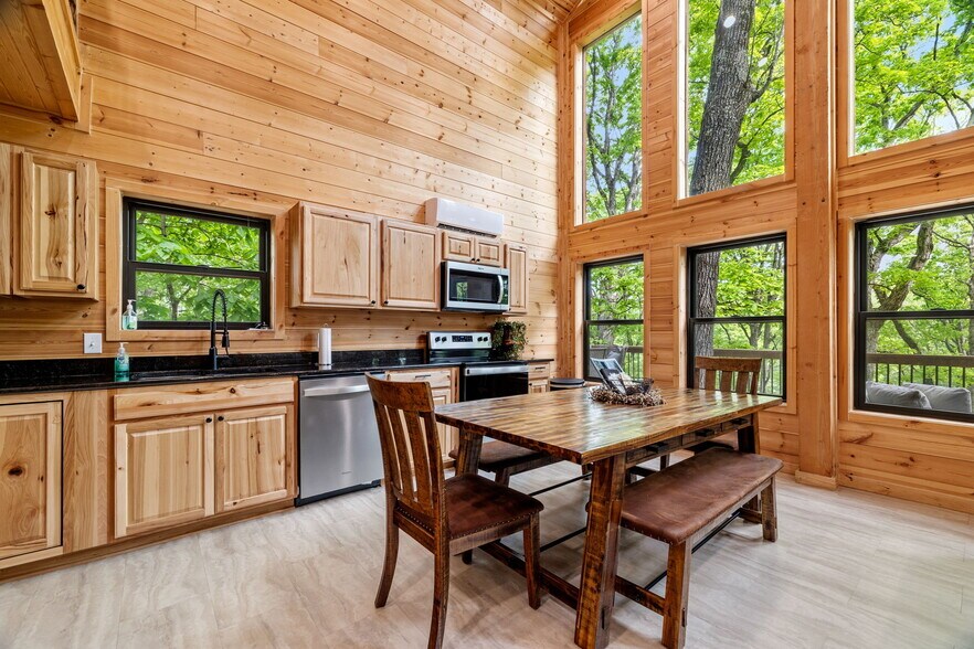 More Photos Of 22468 State Highway 112, Cassville Specialty For Sale
