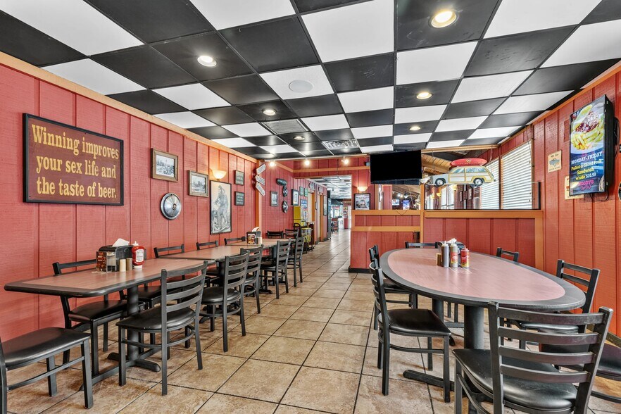 More Photos Of 1638 University Blvd S, Jacksonville Restaurant For Sale