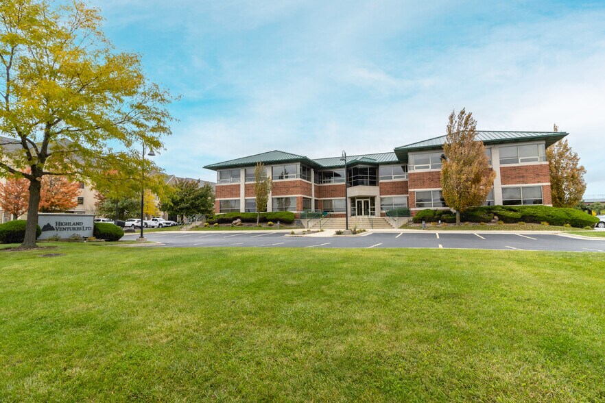 More Photos Of 2500 Lehigh Ave, Glenview Flex For Lease