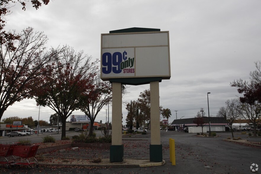 More Photos Of 4909 Auburn Blvd, Sacramento Unknown For Lease