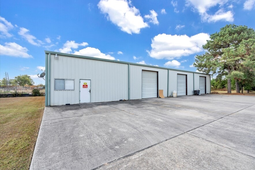 Primary Photo Of 615 Rankin Cir N, Houston Warehouse For Lease