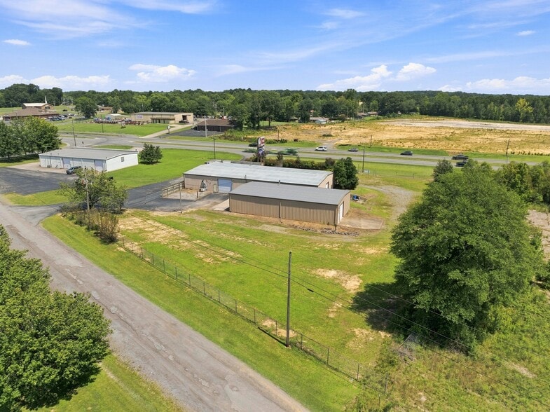 More Photos Of 3267 US Highway 431, Albertville Showroom For Sale