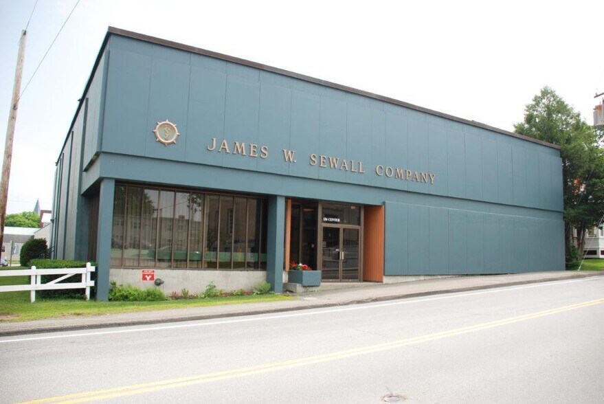 More Photos Of 136 Center St, Old Town Office For Sale