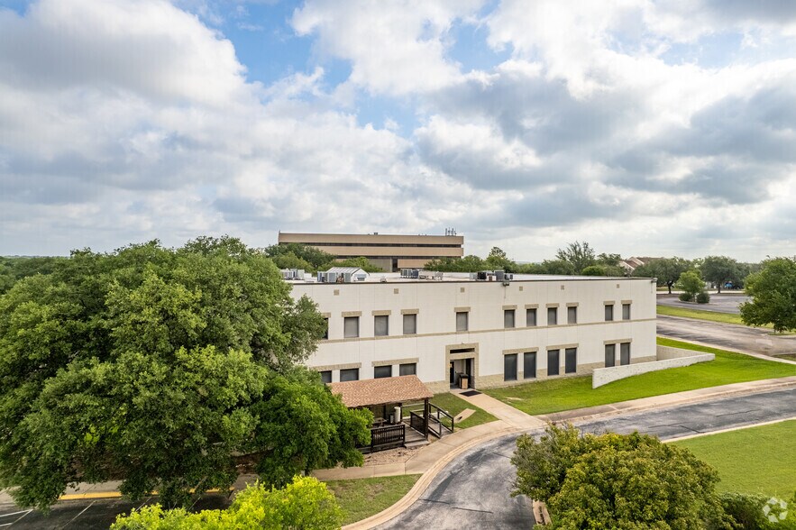More Photos Of 8314 Cross Park Dr, Austin Office For Lease
