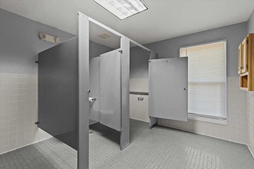 More Photos Of 617 Mulberry St, Elizabethtown Office For Sale