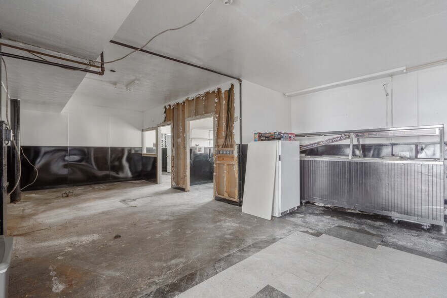 More Photos Of 9681 US 20, Cassville Restaurant For Sale