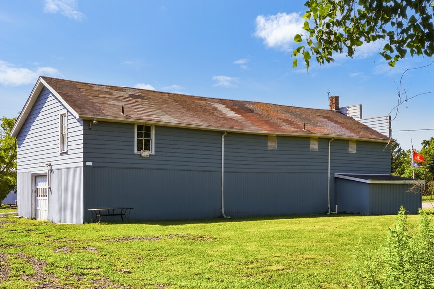 More Photos Of 1227 Water St, Port Huron General Retail For Sale