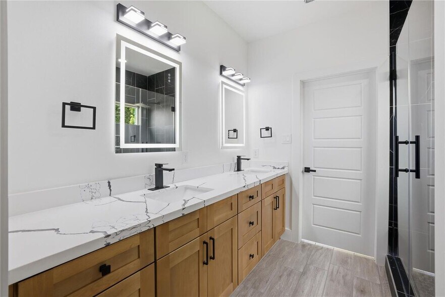 More Photos Of 5515 Elm Springs Dr, Houston Apartments For Sale