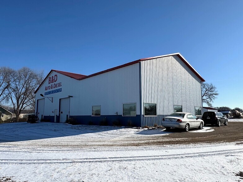 More Photos Of 1006 S Lawler, Mitchell Warehouse For Sale