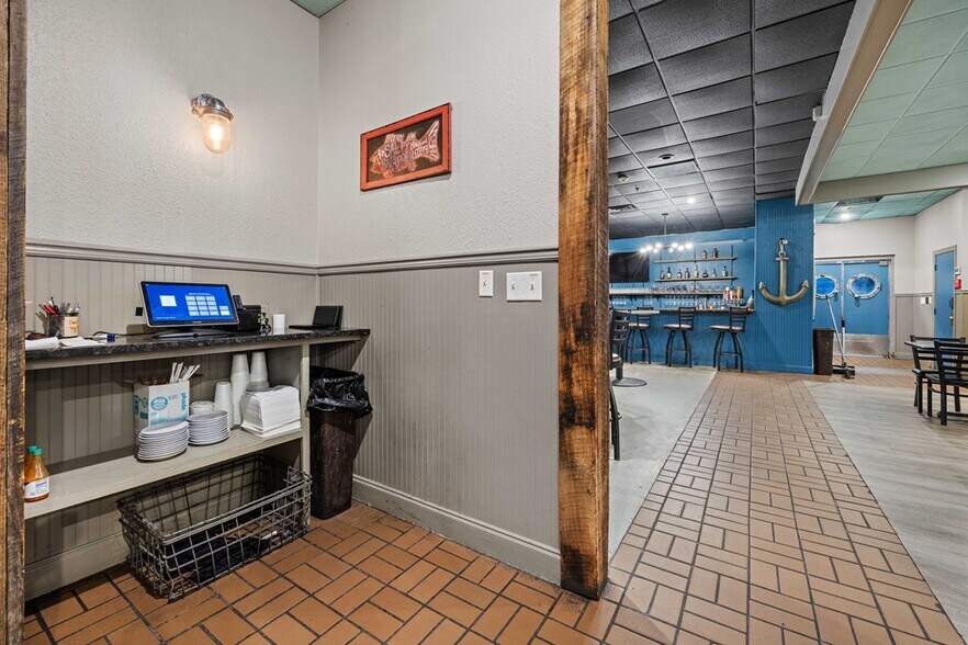 More Photos Of 1405 Gornto Rd, Valdosta Restaurant For Sale