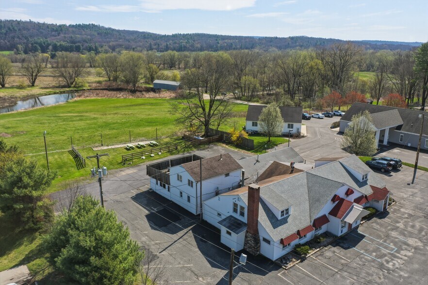 More Photos Of 650 N Main St, Sheffield Restaurant For Sale