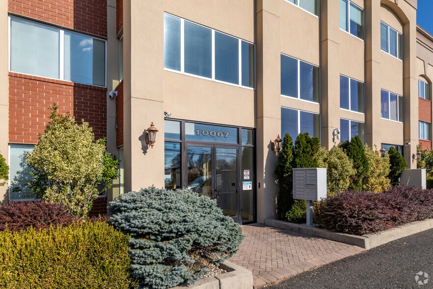 More Photos Of 10065-10067 Sandmeyer Ln, Philadelphia Light Distribution For Lease