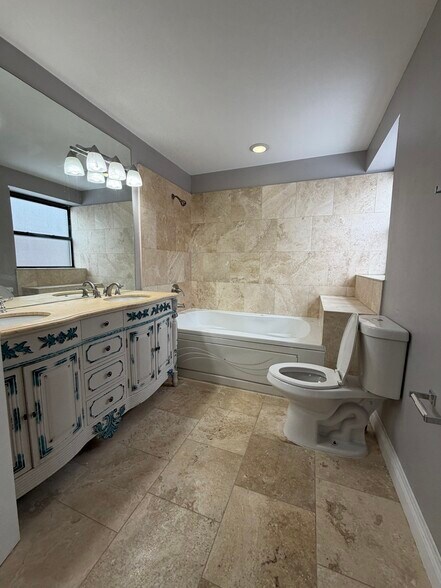 More Photos Of 4627 S Drexel Blvd, Chicago Apartments For Sale