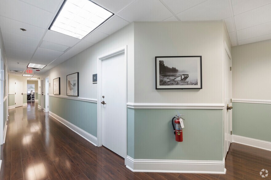 More Photos Of 10 Fairway Dr, Deerfield Beach Office For Lease