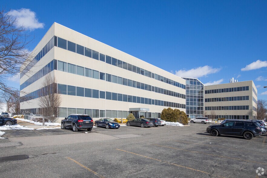 Primary Photo Of 4250 Veterans Memorial Hwy, Holbrook Office For Lease