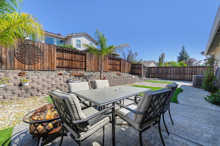 More Photos Of 6056 Big Bend Dr, Roseville Assisted Living For Sale