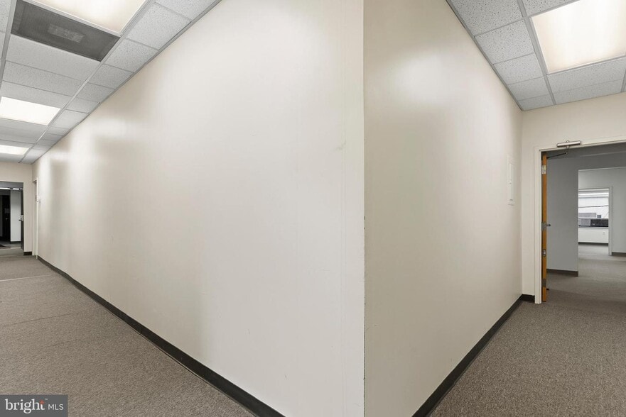 More Photos Of 100 W Franklin St, Hagerstown Office Residential For Lease