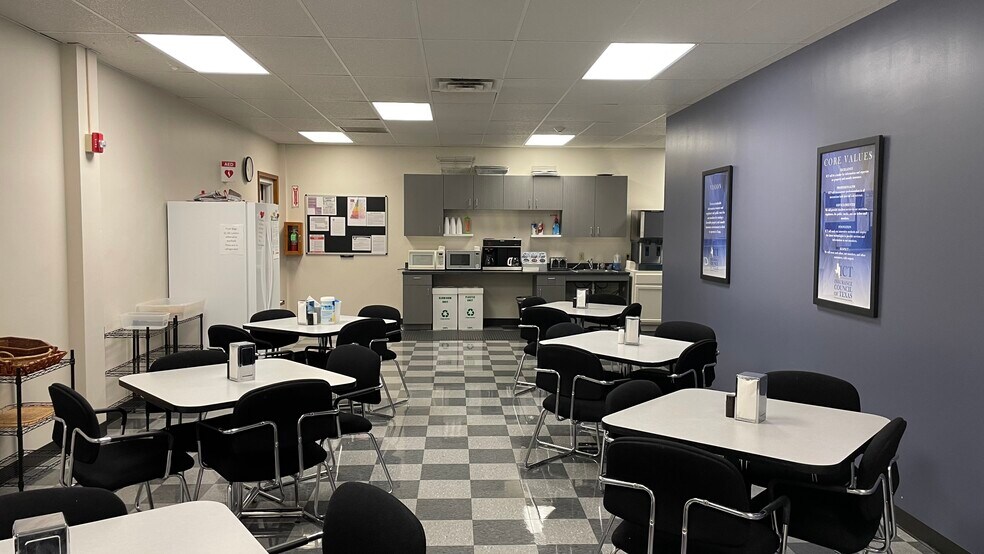 More Photos Of 2801 S Interstate 35 S, Austin Loft Creative Space For Lease