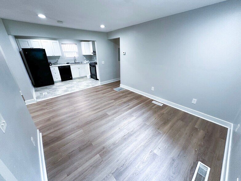 More Photos Of 1152 Greenwich St Sw, Atlanta Apartments For Sale