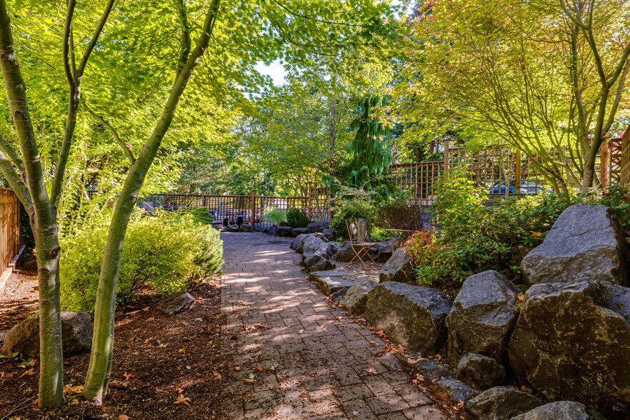 More Photos Of 5477 Donald St, Eugene Apartments For Sale