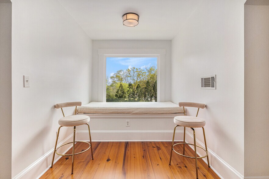 More Photos Of 410 E Church St, Monroe Hospitality For Sale