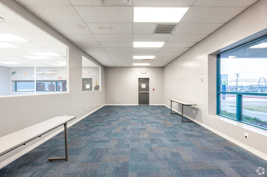 More Photos Of 2920 Motley Dr, Mesquite Medical For Lease