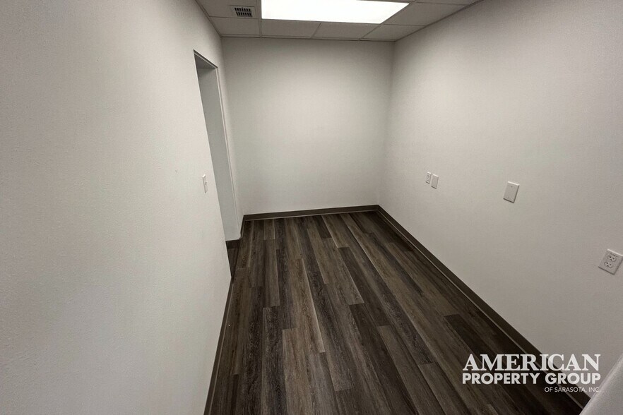 More Photos Of 740 The Rialto, Venice Medical For Sale