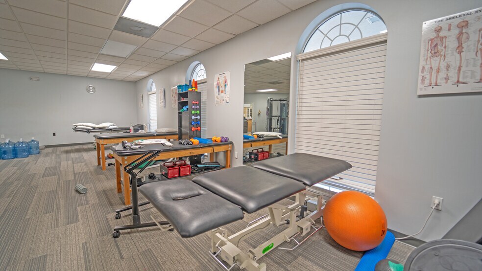 More Photos Of 554 Highway 85 N, Niceville Medical For Sale