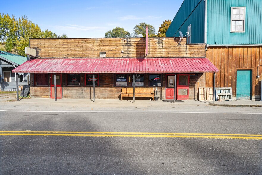 More Photos Of 4976 WA-25 Hwy, Hunters Bar For Sale