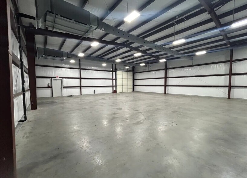 More Photos Of 308 Eastbank st, Gonzales Industrial For Lease