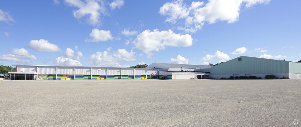 More Photos Of 2100 28th St SE, Grand Rapids Skating Rink For Lease